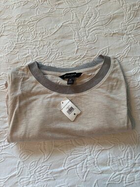 Banana Republic Neutral tshirt with Metallic Trim medium nwt